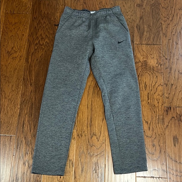 Men’s Size Small ThermaFit Nike Gray Sweatpants - Picture 1 of 3